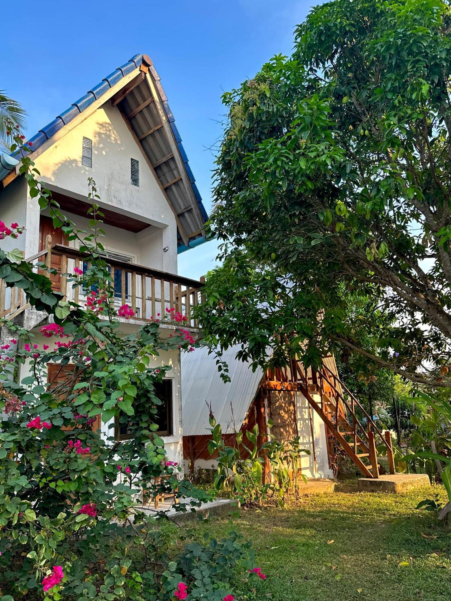 Lazy Bones Hostel Koh Rong Sanloem Exterior photo