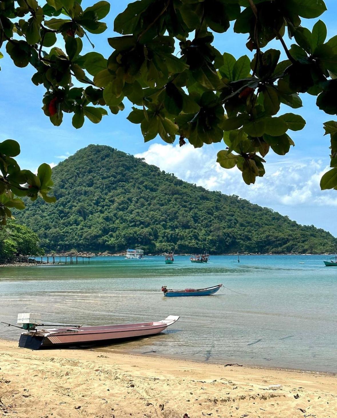 Lazy Bones Hostel Koh Rong Sanloem Exterior photo