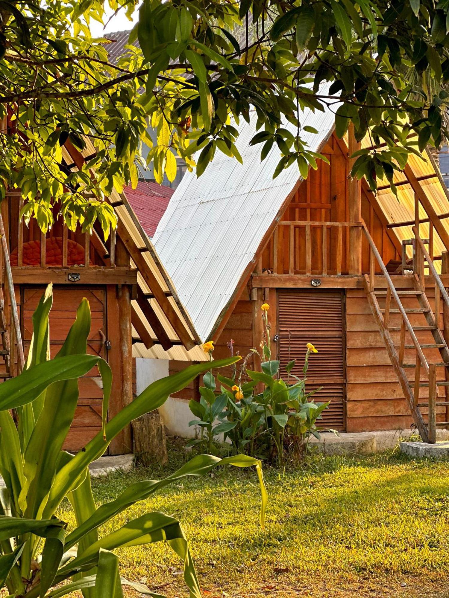 Lazy Bones Hostel Koh Rong Sanloem Exterior photo